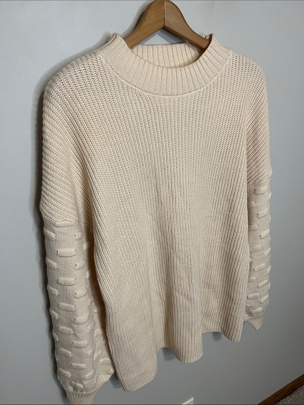 Cream Crewneck Sweater with Textured Sleeve Detail Oversized Women’s Size Large - Picture 3 of 8
